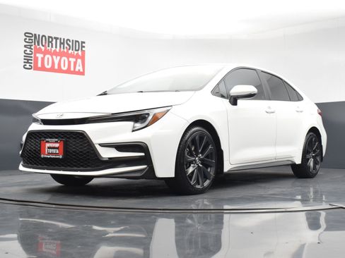 Used 2023 Toyota Corolla SE w/ Carpet Mat Package (TMS) FWD image 30