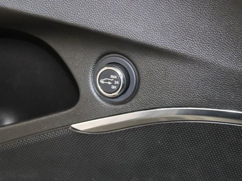 Used 2023 Buick Enclave Essence image 42