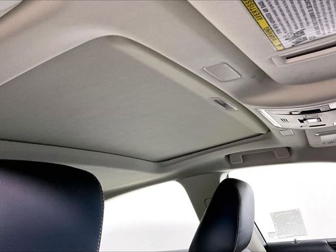 Used 2025 Lexus ES 350 w/ Premium Package image 13