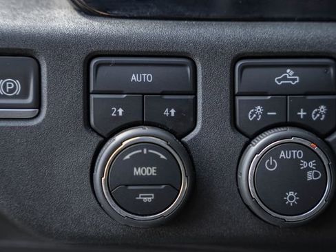 Used 2023 Chevrolet Silverado 1500 LT AWD/4WD image 40