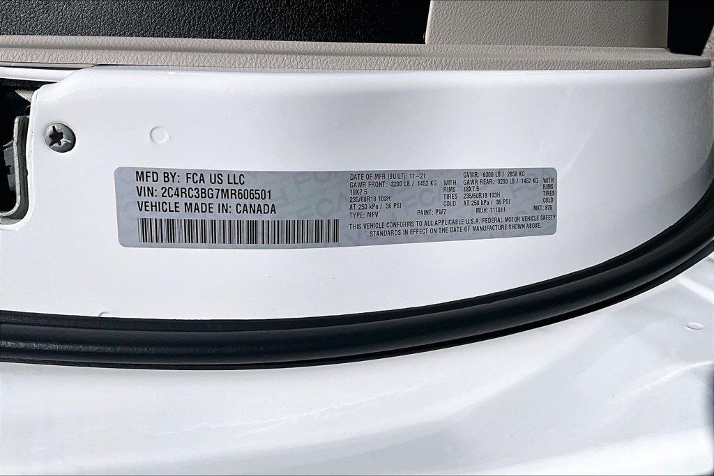 Used 2021 Chrysler Pacifica Touring-L AWD/4WD image 44