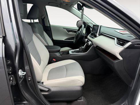 Used 2021 Toyota RAV4 Limited AWD/4WD image 18