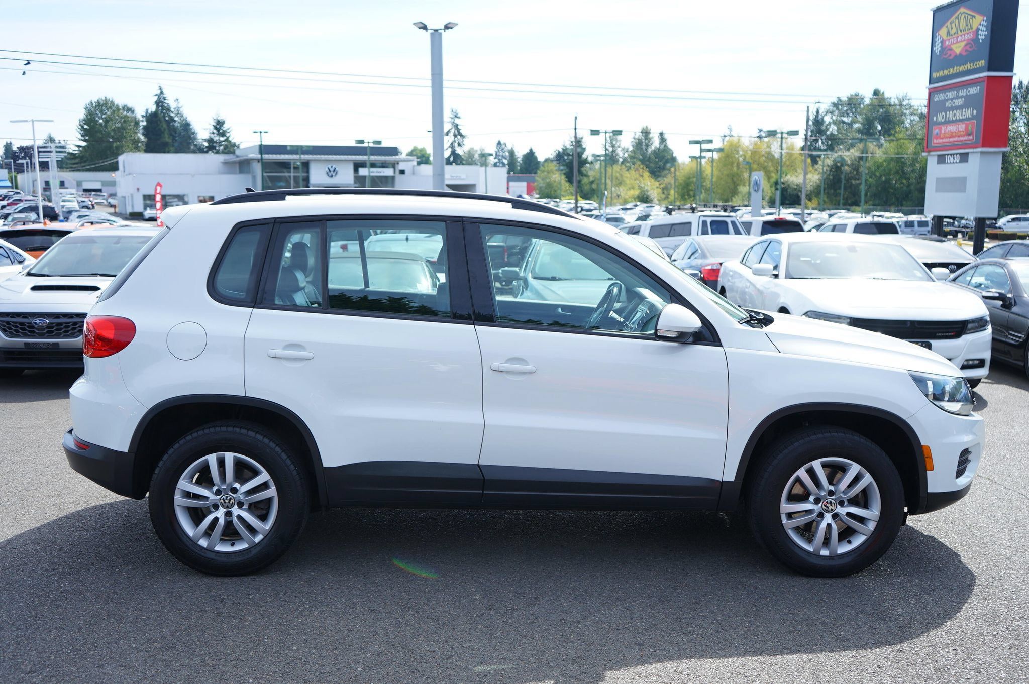 Used 2017 Volkswagen Tiguan S FWD image 7