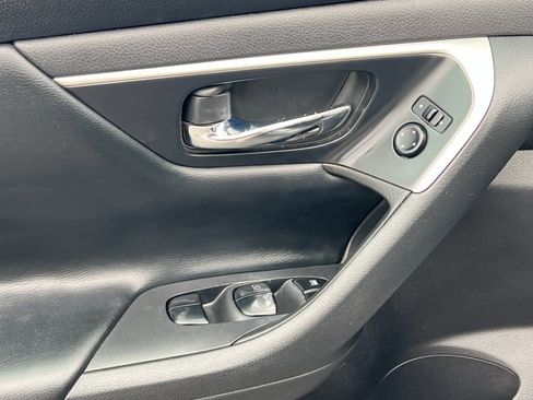 Used 2016 Nissan Altima 2.5 S w/ Power Driver Seat Package image 12