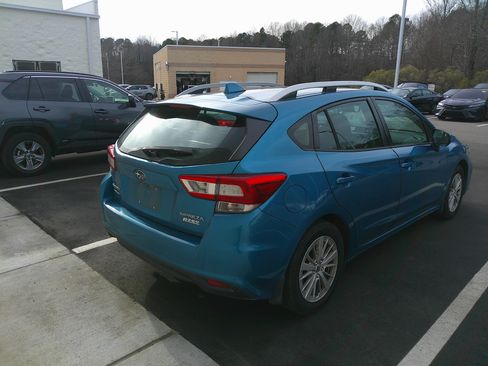 Used 2017 Subaru Impreza 2.0i Premium image 7