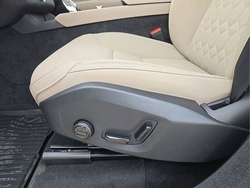 New 2026 Volvo XC90 B6 Plus w/ Protection Package Premier AWD/4WD image 25