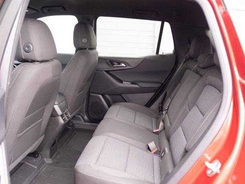 Used 2025 Chevrolet Equinox LT w/ Safety and Technology Package image 14