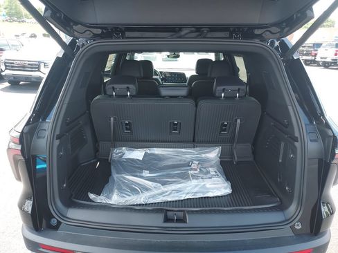New 2026 Chevrolet Traverse LT w/ Driver Confidence Package FWD image 9