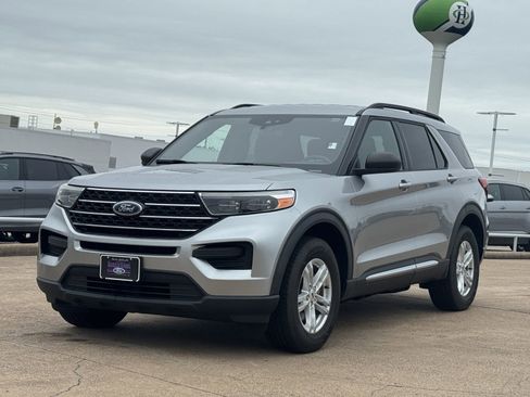 Used 2020 Ford Explorer XLT AWD/4WD image 8