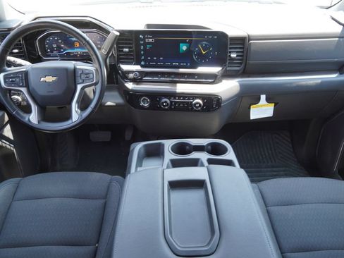 Used 2023 Chevrolet Silverado 1500 LT AWD/4WD image 10