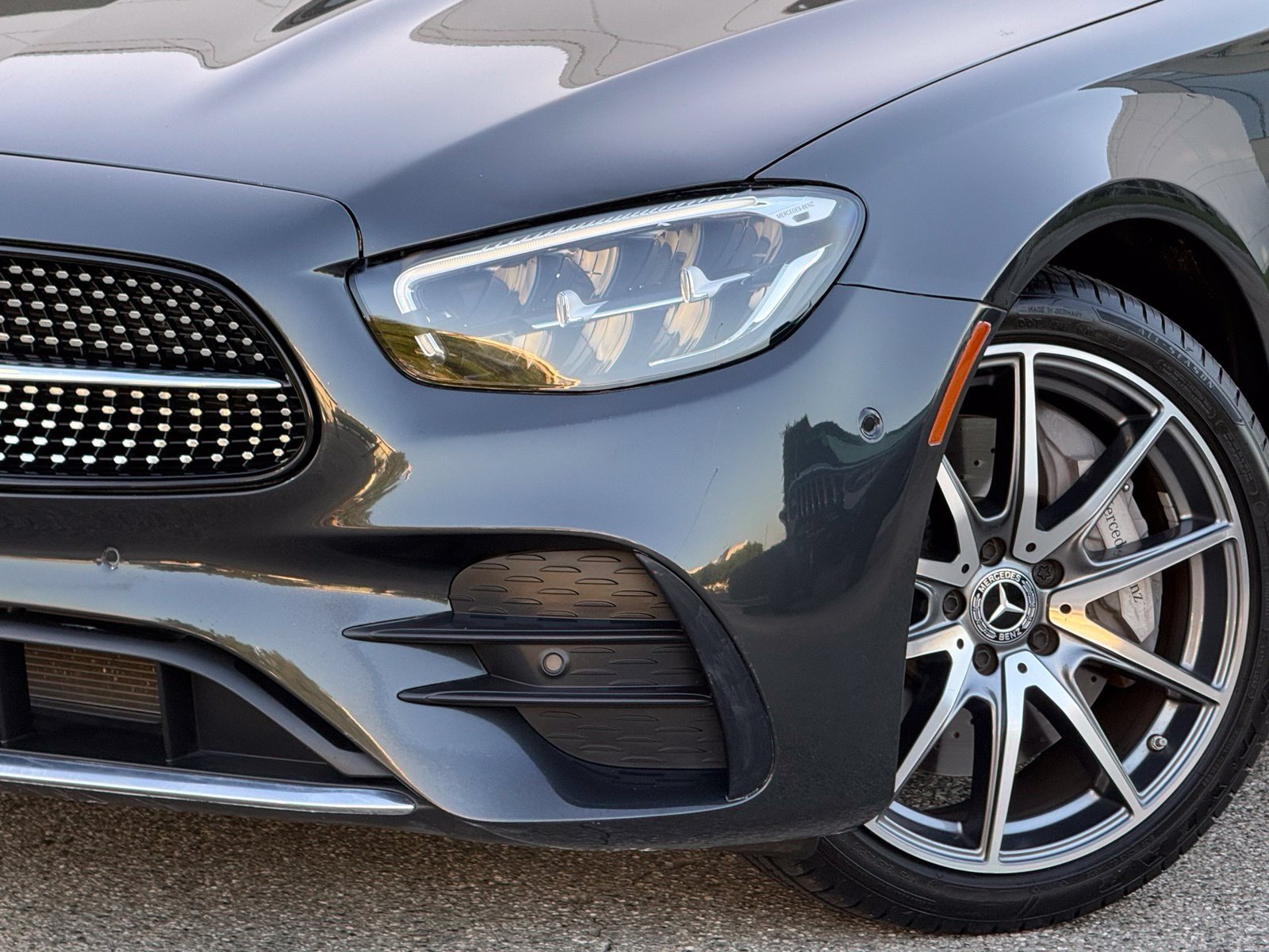 Used 2023 Mercedes-Benz E 350 Sedan image 3