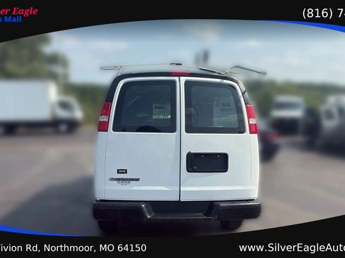 Used 2020 Chevrolet Express 2500 w/ Communications Package RWD image 4