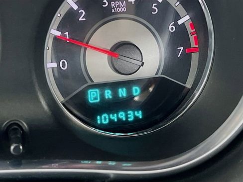 Used 2013 Chrysler 200 Limited image 15