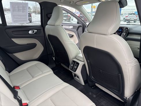 Used 2023 Volvo XC40 B5 Plus w/ Protection Package Premier image 39