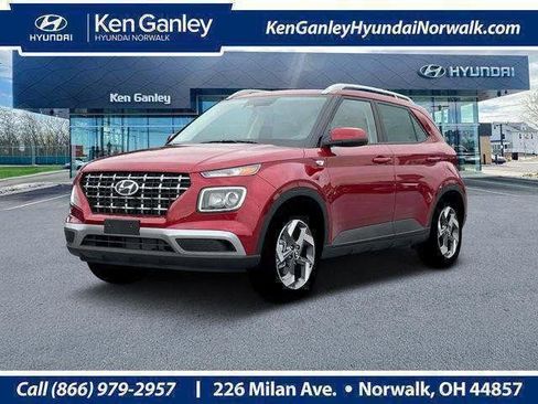 New 2025 Hyundai Venue SEL FWD image 1