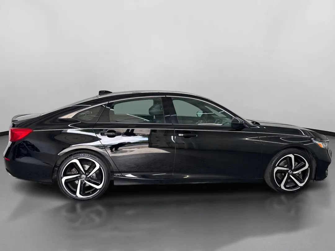 Used 2018 Honda Accord Sport image 11