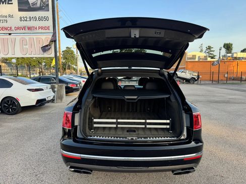Used 2018 Bentley Bentayga AWD/4WD image 41