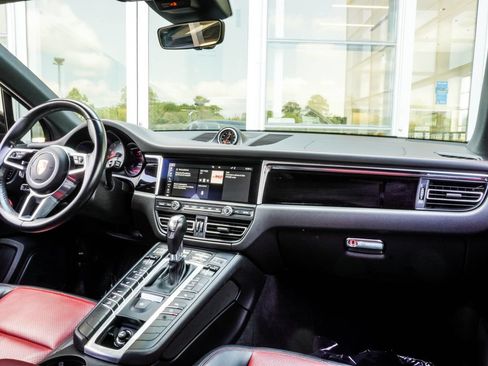 Used 2021 Porsche Macan S AWD/4WD image 18