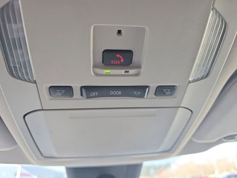 Used 2024 Toyota Highlander LE image 35