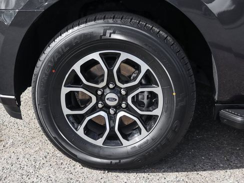 Used 2022 Ford Expedition XLT image 47