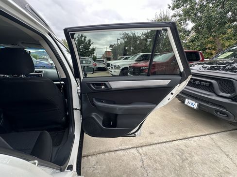 Used 2018 Subaru Outback 2.5i Premium AWD/4WD image 34