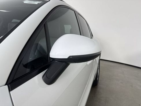 Used 2017 Porsche Macan AWD/4WD image 12