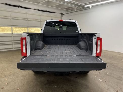 Used 2024 Ford F350 XLT image 27