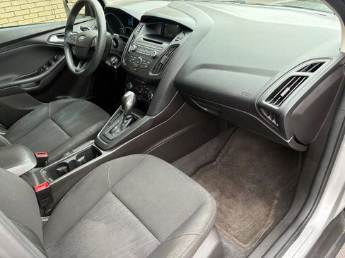 Used 2016 Ford Focus SE image 12