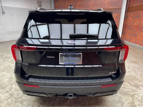 Certified 2025 Ford Explorer ST-Line AWD/4WD image 4