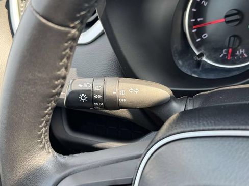 Used 2020 Toyota RAV4 XLE Premium AWD/4WD image 22