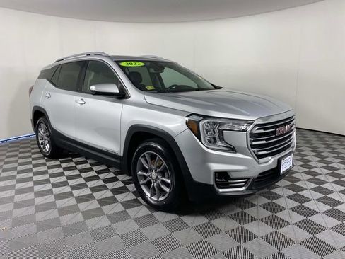 Used 2022 GMC Terrain SLT w/ Infotainment Package II AWD/4WD image 1