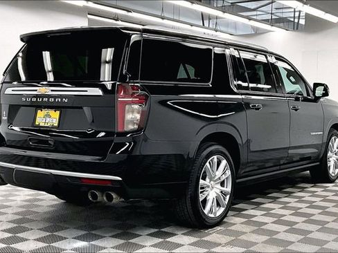 Used 2024 Chevrolet Suburban High Country image 14
