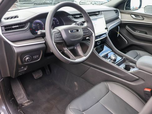 New 2026 Jeep Grand Cherokee L Limited image 4