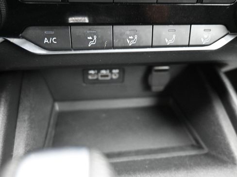 Used 2025 Nissan Altima 2.5 SV FWD image 19