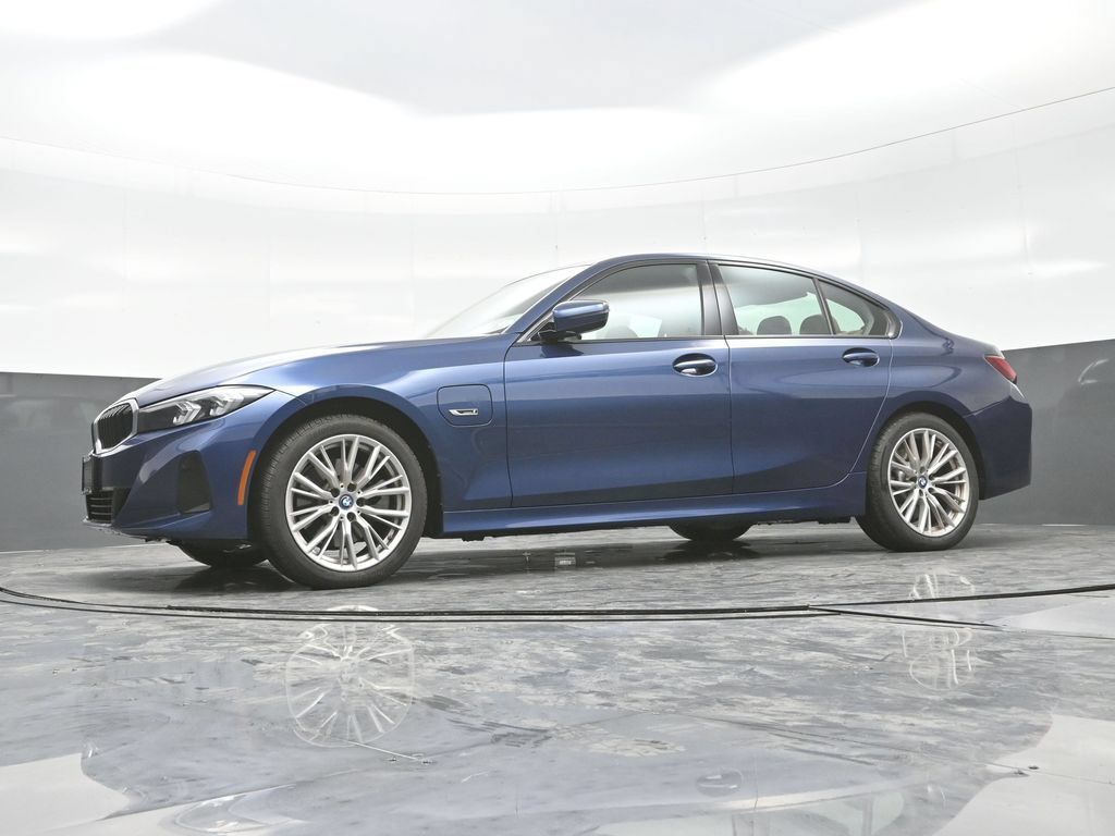 Used 2023 BMW 330e xDrive w/ Premium Package AWD/4WD image 28