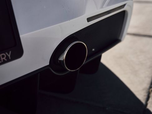 Used 2017 Ferrari 488 GTB image 13