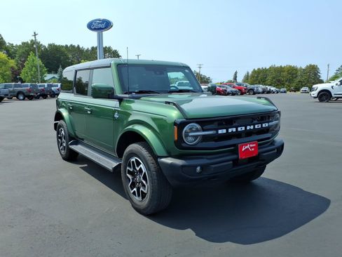 Used 2025 Ford Bronco Outer Banks AWD/4WD image 8