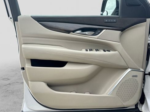 Used 2018 Cadillac Escalade ESV Premium Luxury AWD/4WD image 39
