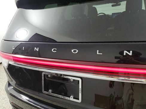 Certified 2023 Lincoln Aviator Reserve w/ Equipment Group 201A RWD image 5
