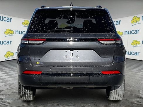 Used 2023 Jeep Grand Cherokee Altitude image 5