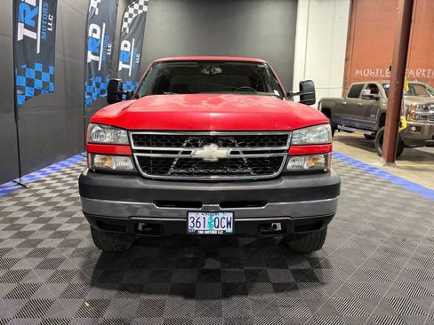 Used 2006 Chevrolet Silverado 2500 LT w/ Skid Plate Package AWD/4WD image 7
