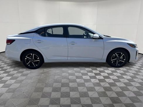 Used 2025 Nissan Sentra SV FWD image 8