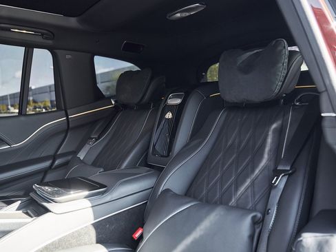 Used 2024 Mercedes-Benz Maybach GLS 600 4MATIC image 34