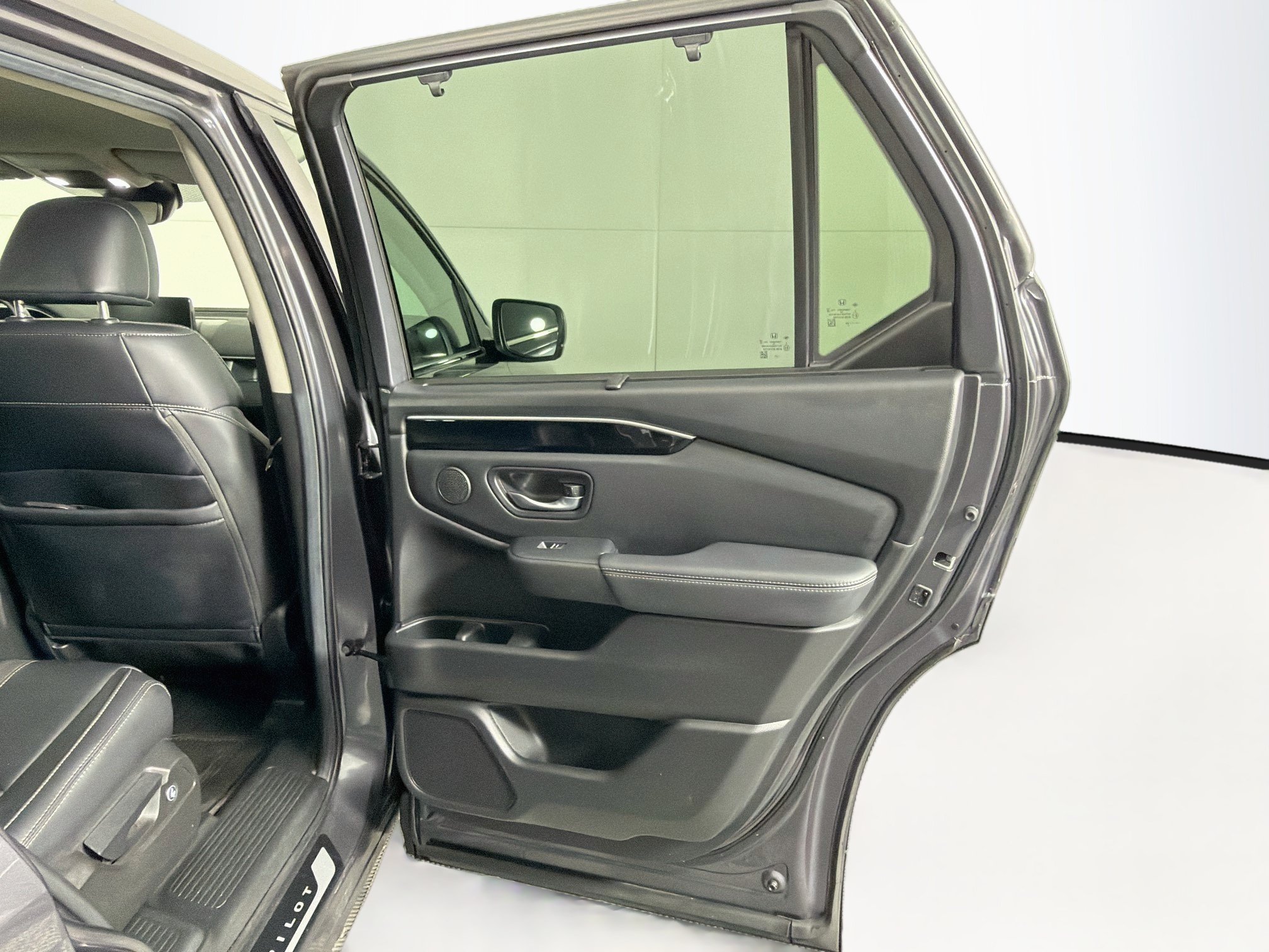 Used 2025 Honda Pilot EX-L image 31