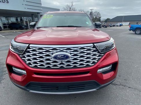 Used 2020 Ford Explorer Platinum w/ Premium Technology Package image 3