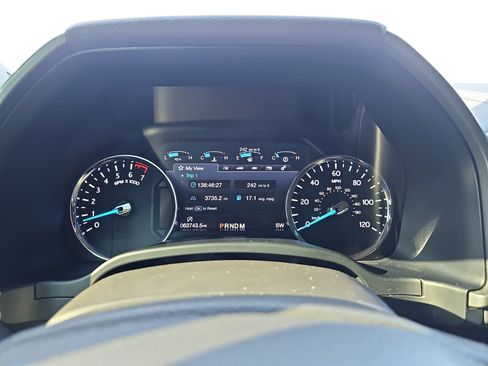 Used 2019 Ford Expedition XLT w/ Equipment Group 202A RWD image 16