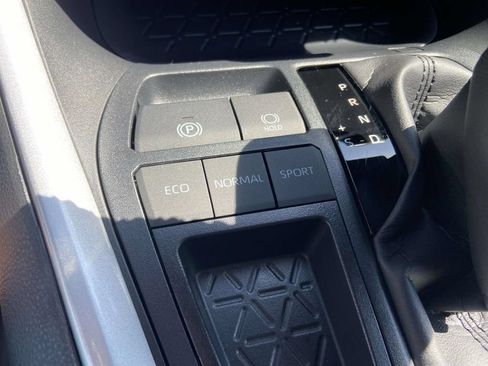 Used 2025 Toyota RAV4 XLE w/ Convenience Package FWD image 28