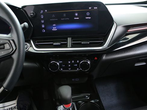 Certified 2024 Chevrolet Trax RS w/ Sunroof Package FWD image 19
