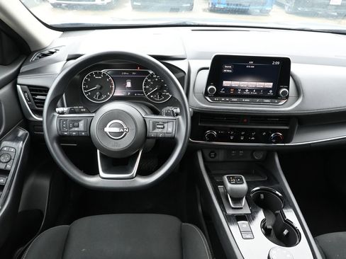 Used 2024 Nissan Rogue S AWD/4WD image 19