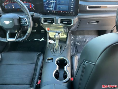 Used 2025 Ford Mustang GT Premium RWD image 17